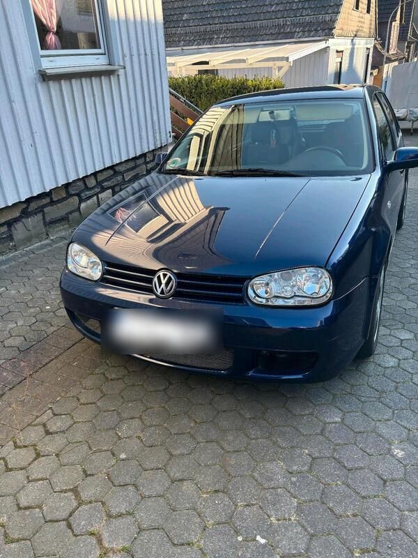 Blau Gebraucht 2002 VW Golf IV Kleinwagen | 1.700 € (Etwas zu teuer) - Bild 1/4