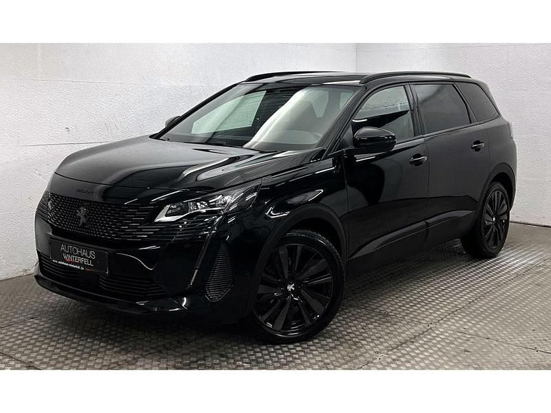 Perla nera schwarz (metallic) Gebraucht 2024 Peugeot 5008 GT SUV | 28.799 € (Fairer Preis) - Bild 1/4