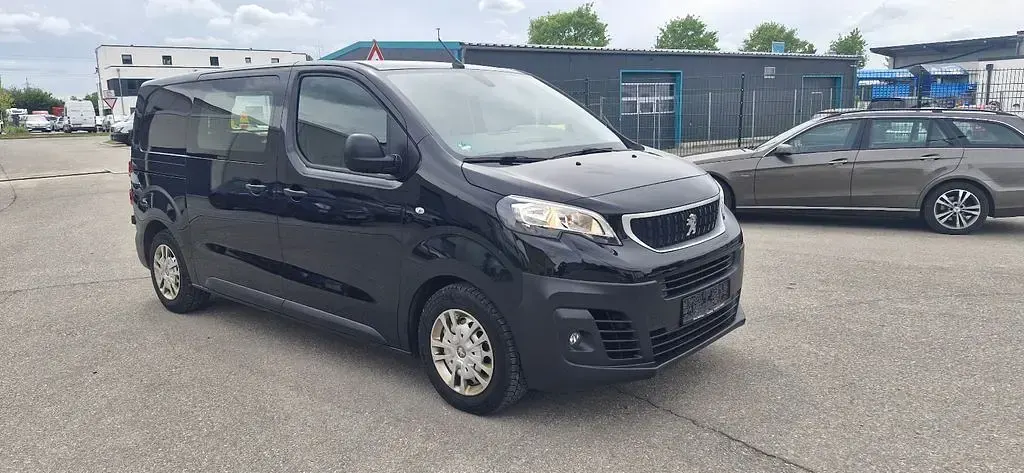 Gebraucht Peugeot Expert Premium 179 PS (131 kW) 2018 Schwarz Van