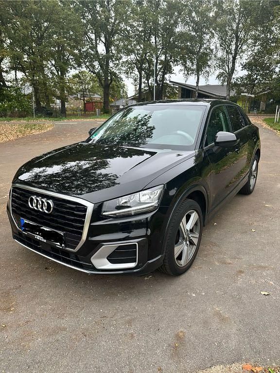 Schwarz Gebraucht 2017 Audi Q2 Design SUV | 17.500 € (Teuer) - Bild 1/4