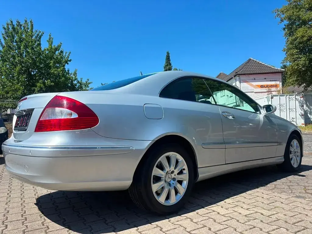 Gebraucht Mercedes CLK280 Elegance 231 PS (169 kW) 2007 Silber Coupé
