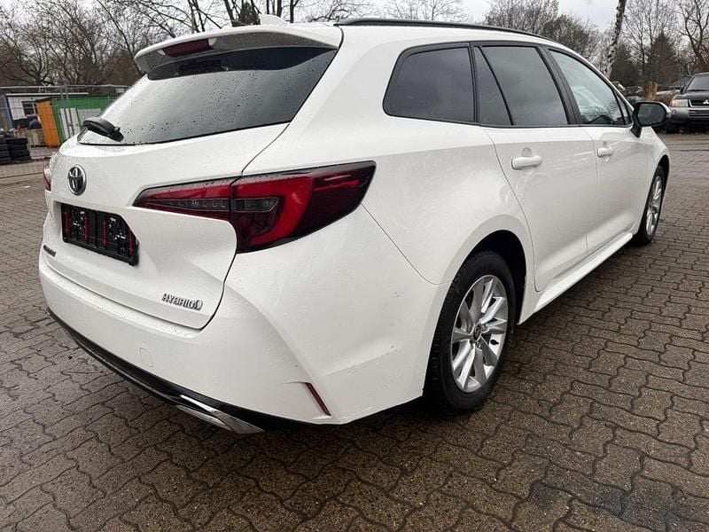 Gebraucht Toyota Corolla Business Edition 98 PS (72 kW) 2023 Weiß Kombi