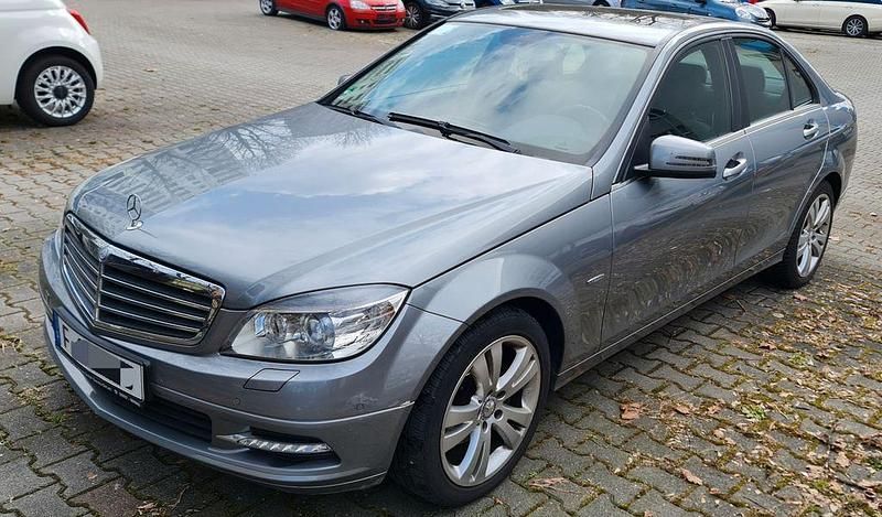 Gebraucht Mercedes C250 204 PS (150 kW) 2010 Grau Limousine