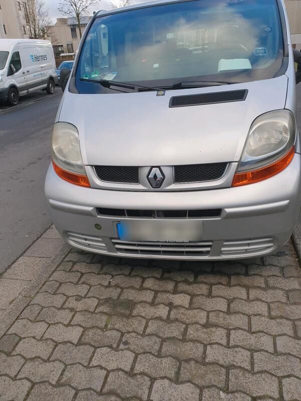 Grau Gebraucht 2003 Renault Trafic Van | 4.999 € - Bild 1/4