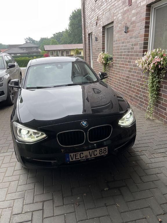Gebraucht BMW 116 Sport Line 116 PS (85 kW) 2014 Schwarz Kleinwagen