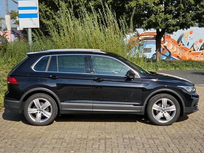Gebraucht VW Tiguan Move 150 PS (110 kW) 2024 Schwarz SUV