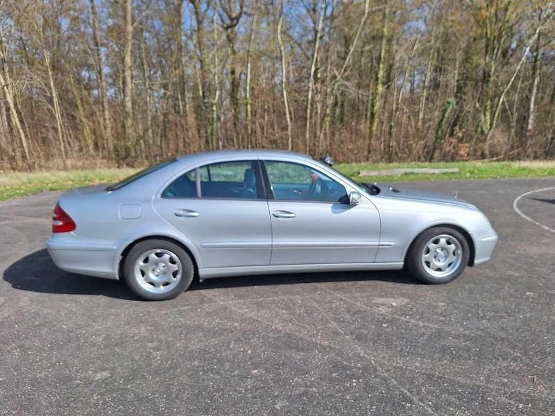 Gebraucht Mercedes E200 Avantgarde 163 PS (119 kW) 2004 Limousine