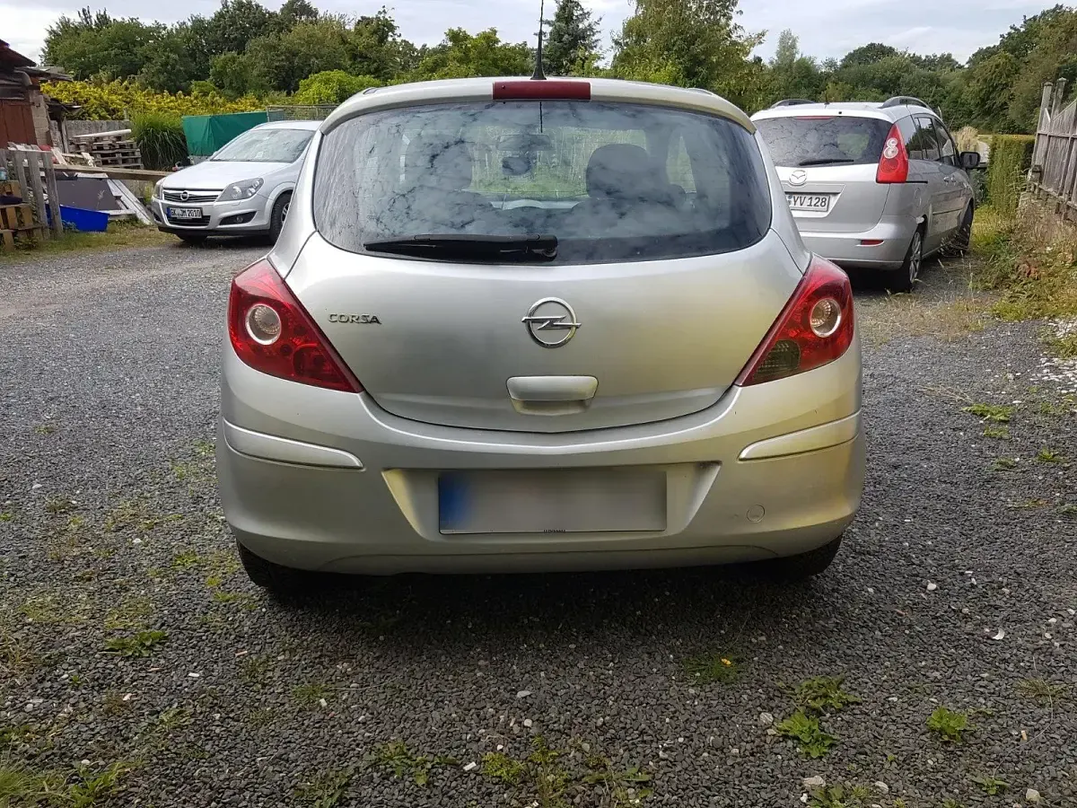 Gebraucht Opel Corsa 75 PS (55 kW) 2014 Silber Kleinwagen