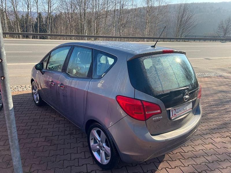 Gebraucht Opel Meriva Innovation 101 PS (74 kW) 2011 Grau Van / Kleinbus