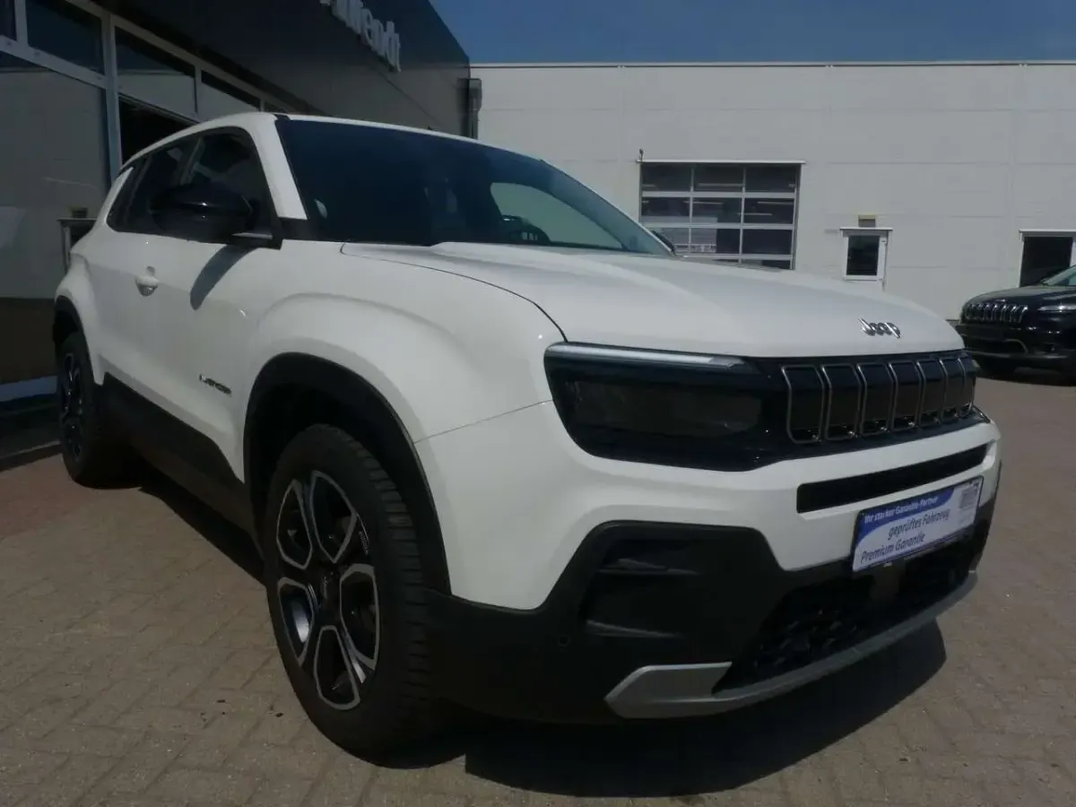 Gebraucht Jeep Avenger Altitude 101 PS (74 kW) 2023 Snow white SUV