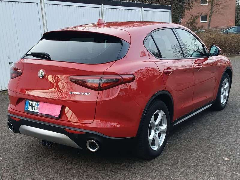Rot Gebraucht 2017 Alfa Romeo Stelvio Super SUV | 17.400 € (Superpreis) - Bild 1/4