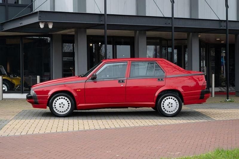 Gebraucht Alfa Romeo 75 155 PS (114 kW) 1988 Limousine