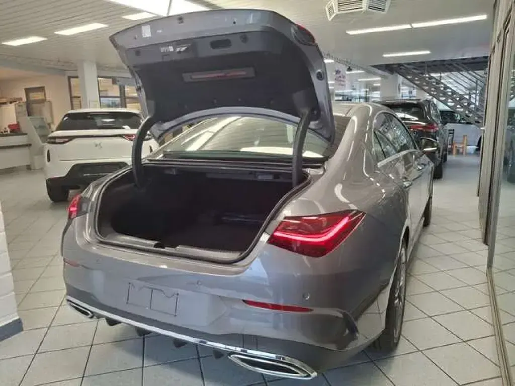 Gebraucht Mercedes CLA180 AMG 136 PS (100 kW) 2025 Mountaingreymet. Limousine