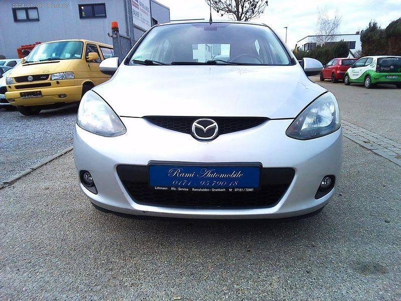 Silber Gebraucht 2008 Mazda 2 Independence Limousine | 2.490 € (Fairer Preis) - Bild 1/4