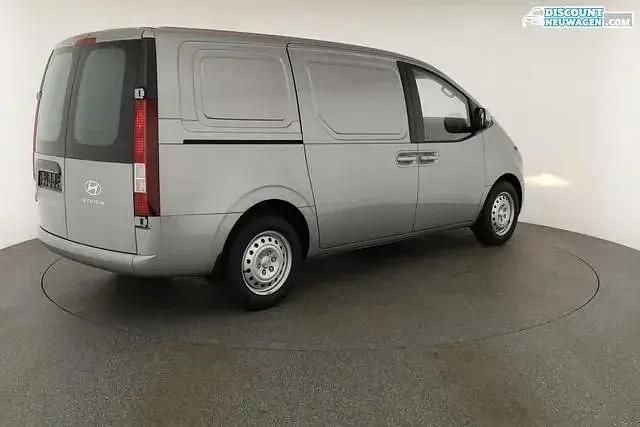 Schwarz Gebraucht 2024 Hyundai Staria Trend Van | 44.890 € - Bild 1/2