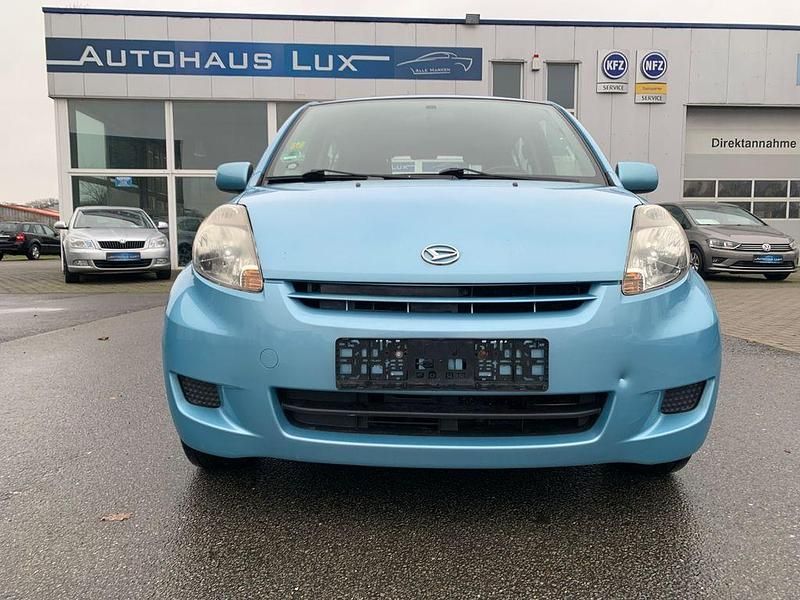 Gebraucht Daihatsu Sirion 91 PS (66 kW) 2008 Blau Kleinwagen