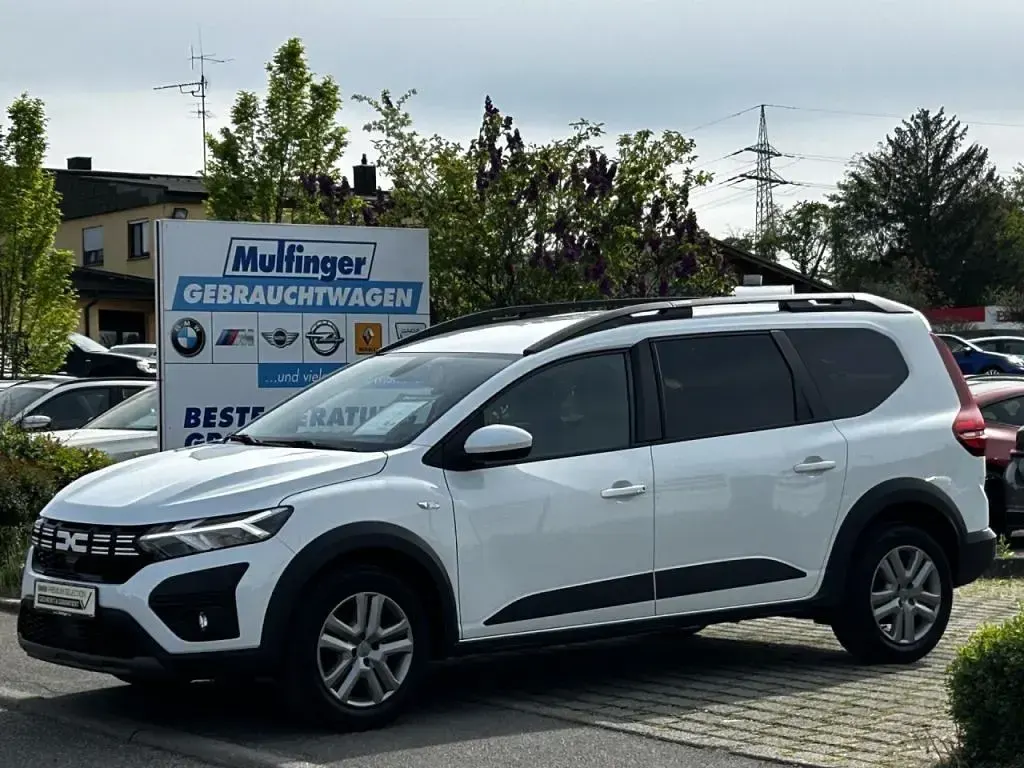 Gebraucht Dacia Jogger Expression 110 PS (80 kW) 2023 Arktis weiß Van / Kleinbus