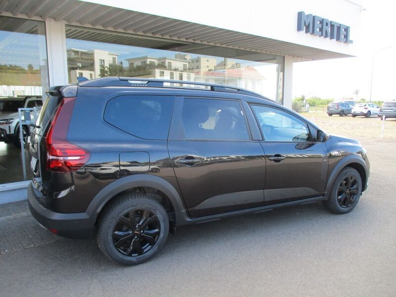 Schwarz Gebraucht 2024 Dacia Jogger Extreme Limousine | 23.495 € (Etwas zu teuer) - Bild 1/4