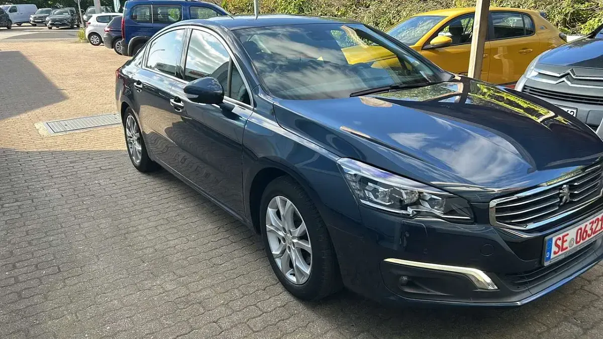 Gebraucht Peugeot 508 Allure 165 PS (121 kW) 2016 Blau Limousine