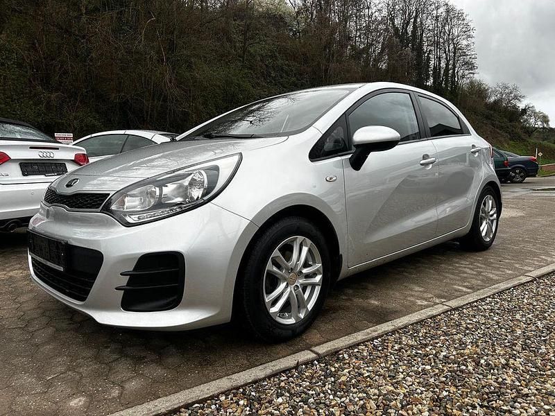 Gebraucht Kia Rio 86 PS (63 kW) 2016 Silber Kleinwagen