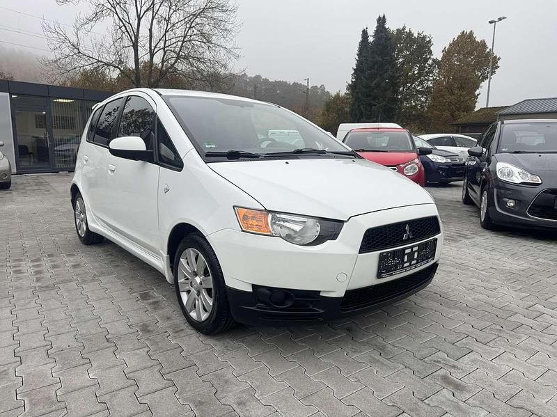 Gebraucht Mitsubishi Colt Motion 95 PS (69 kW) 2012 New white Kleinwagen