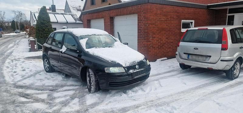 Gebraucht Fiat Stilo 95 PS (69 kW) 2005 Schwarz Kleinwagen