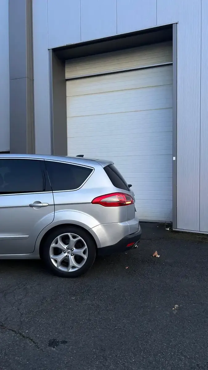 Usata Ford S-MAX 200 CV (147 kW) 2011 Argento Monovolume