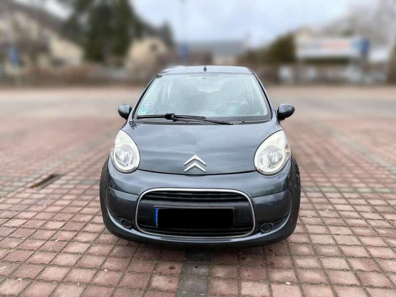 Grau Gebraucht 2010 Citroën C1 Advance Kleinwagen | 1.600 € (Guter Preis) - Bild 1/4