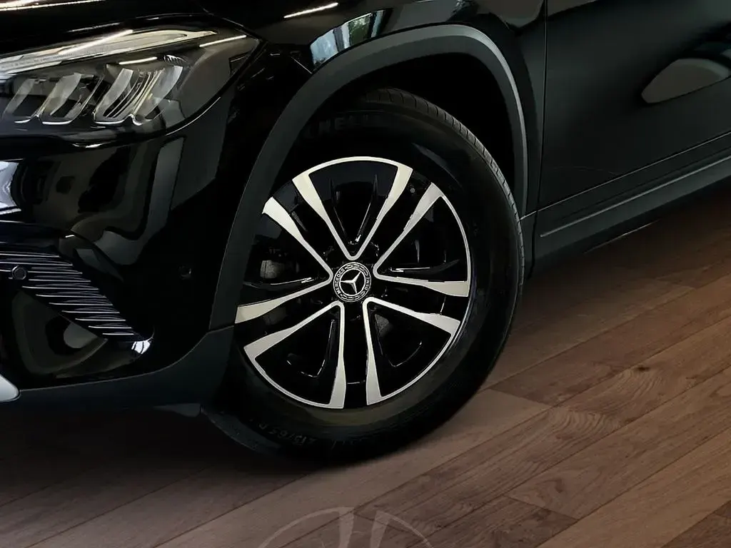 Gebraucht Mercedes GLA200 163 PS (119 kW) 2025 Schwarz SUV