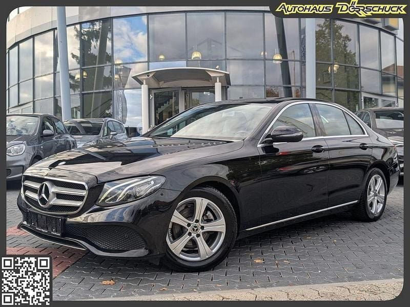 Schwarz Gebraucht 2017 Mercedes E220 Avantgarde Limousine | 22.990 € (Guter Preis) - Bild 1/4
