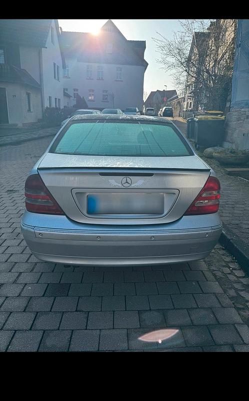 Gebraucht Mercedes C220 143 PS (105 kW) 2003 Silber Limousine