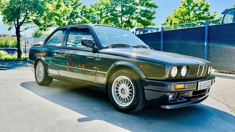 Schwarz Gebraucht 1990 BMW 325 M Sport Coupé | 33.500 € - Bild 1/4