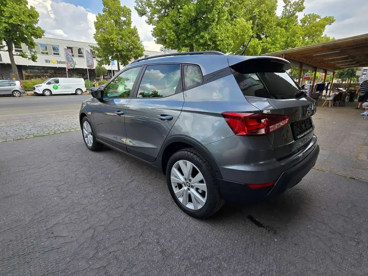 Gebraucht Seat Arona Style 116 PS (85 kW) 2018 "pirineos" grau SUV