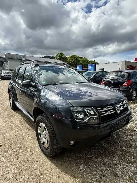 Second-hand Dacia Duster Lauréate 125 CP (91 kW) 2015 Gri SUV