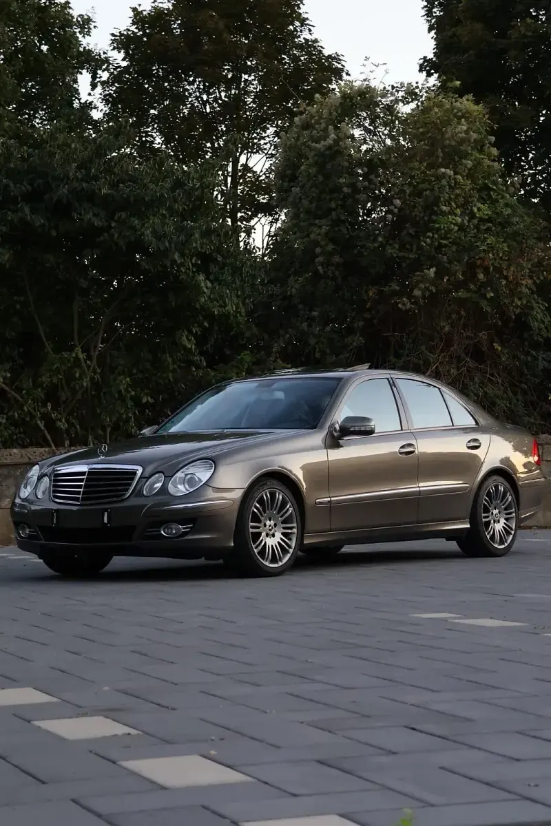 Gebraucht Mercedes E320 224 PS (164 kW) 2007 Andere farben Limousine