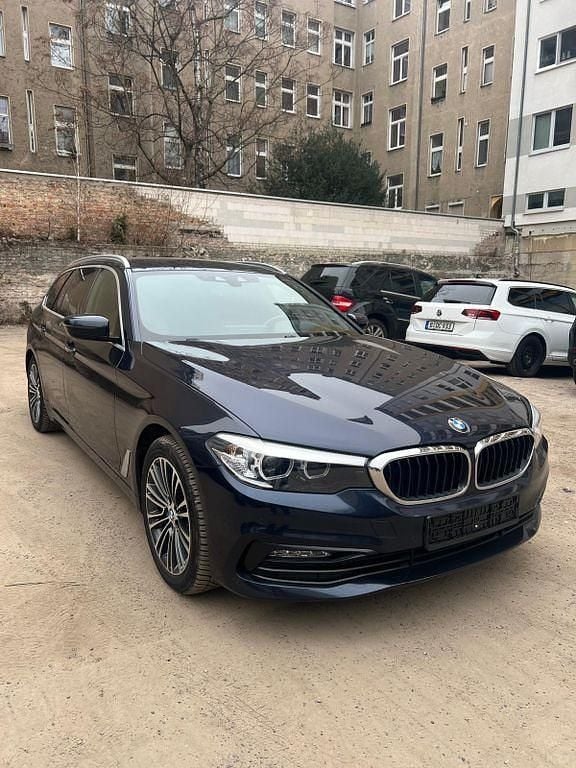 Beige Gebraucht 2018 BMW 520 M Sport Kombi | 20.900 € (Superpreis) - Bild 1/4
