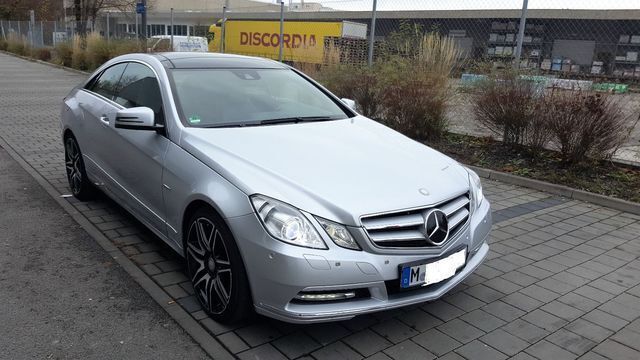 Gebraucht Mercedes E350 265 PS (194 kW) 2011 Silber metallic Coupé