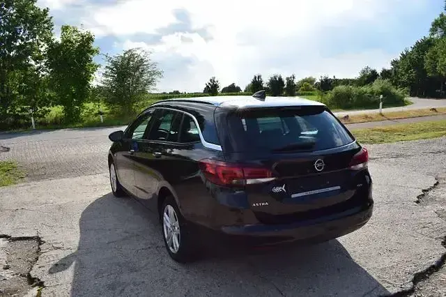 Gebraucht Opel Astra Dynamic 110 PS (80 kW) 2016 Schwarz Kombi
