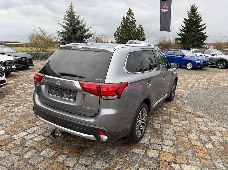 Gebraucht Mitsubishi Outlander Edition 150 PS (110 kW) 2017 Grau SUV