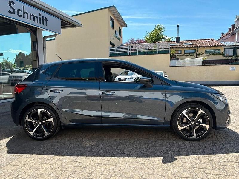 Neu Seat Ibiza FR 116 PS (85 kW) 2026 Grau Kleinwagen