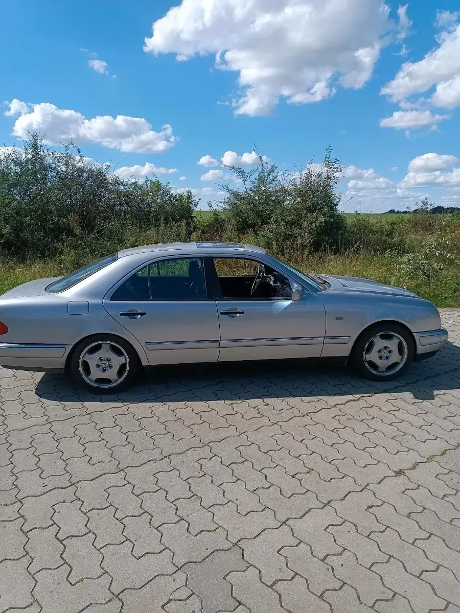 Gebraucht Mercedes E430 279 PS (205 kW) 1997 Silber Limousine