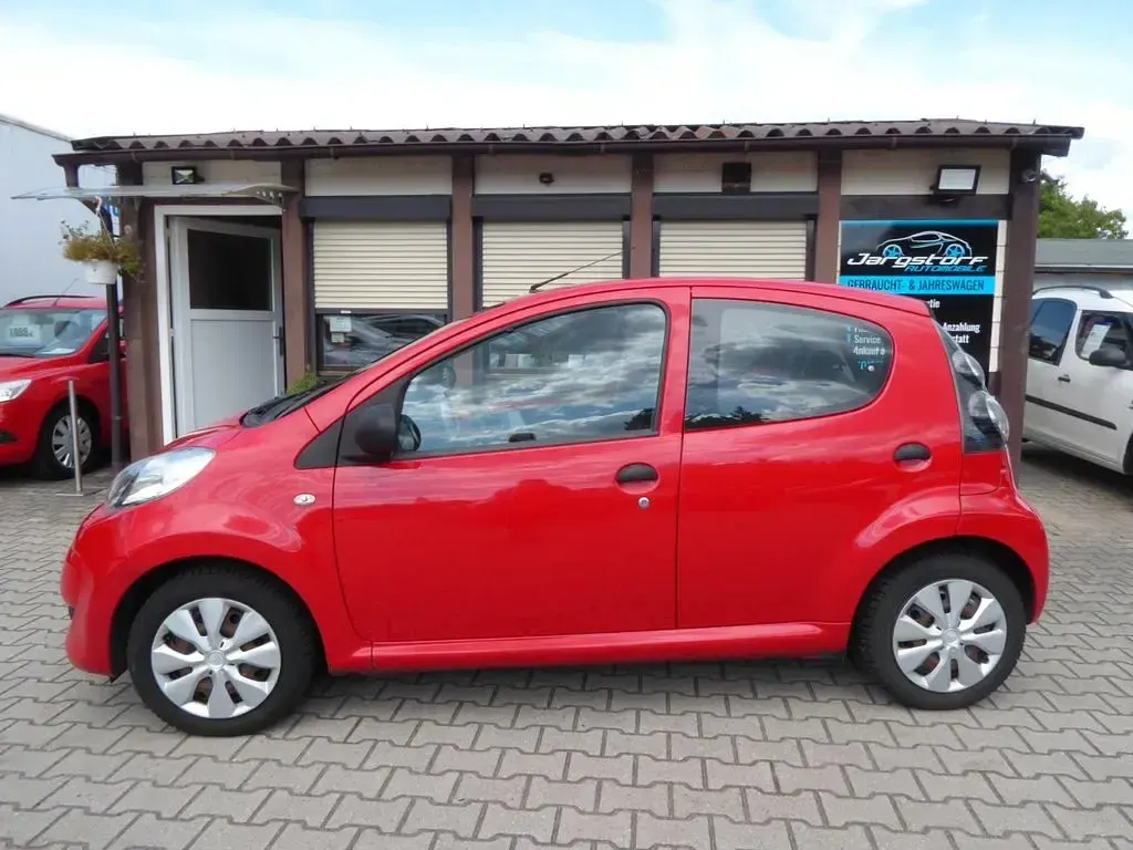 Gebraucht Citroën C1 SELECTION 68 PS (50 kW) 2011 Rot Kleinwagen