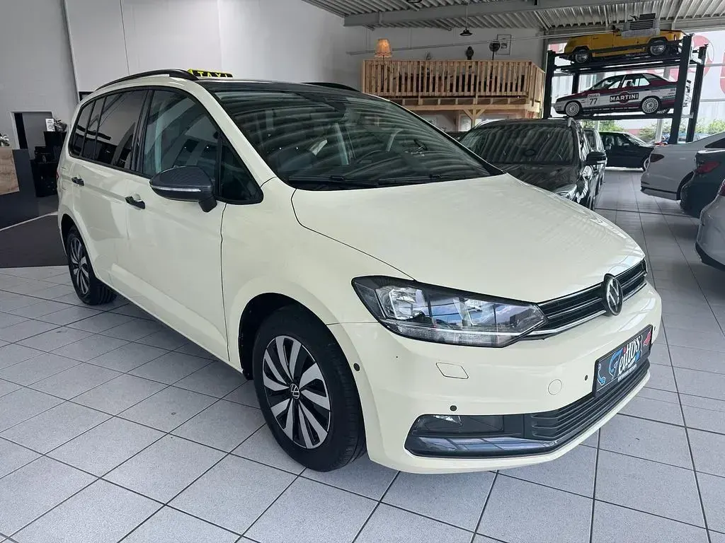 Usata VW Touran 150 CV (110 kW) 2025 Beige Monovolume