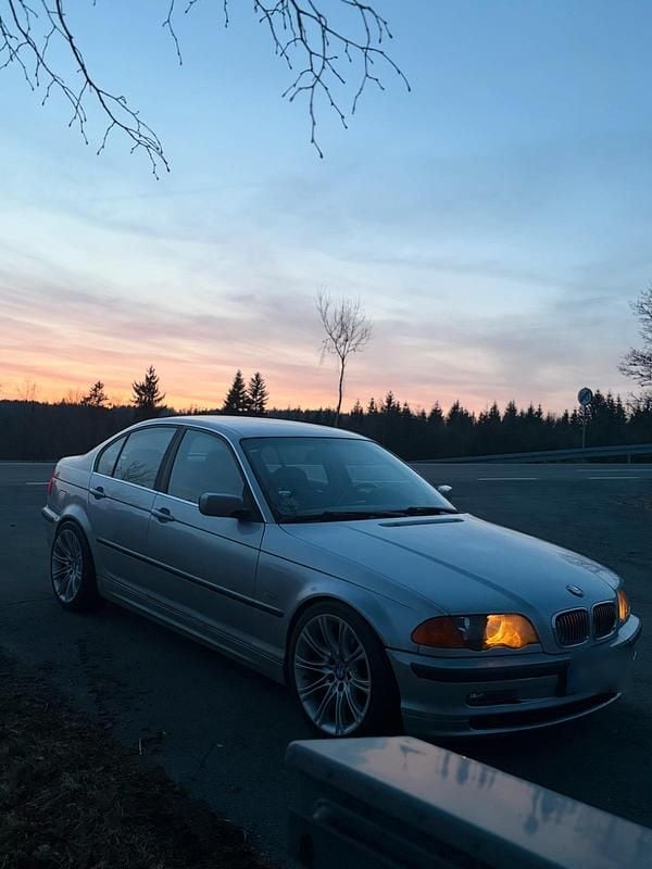 Gebraucht BMW 320 150 PS (110 kW) 1999 Silber Limousine