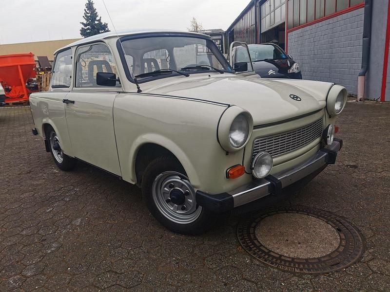 Beige Gebraucht 1989 Trabant 601 Kleinwagen | 8.000 € - Bild 1/4