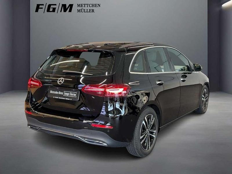 Gebraucht Mercedes B220 Progressive 190 PS (139 kW) 2024 Unilack nachtschwarz Van / Kleinbus