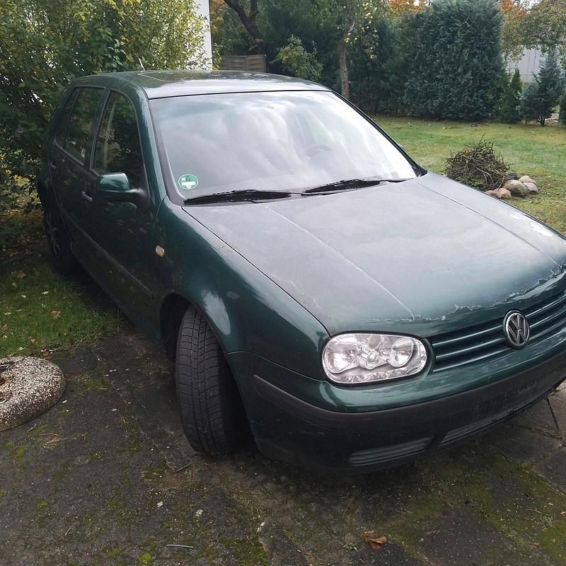 Grün Gebraucht 1998 VW Golf IV Kleinwagen | 600 € (Superpreis) - Bild 1/4