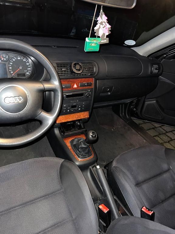 Gebraucht Audi A3 Attraction 102 PS (75 kW) 2003 Schwarz Kleinwagen