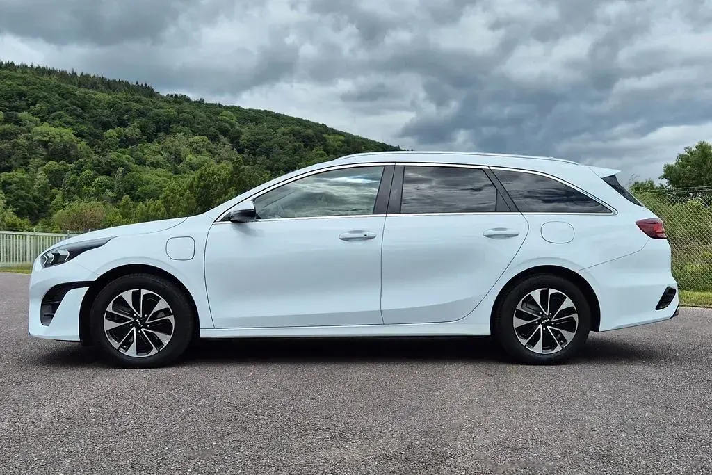 Gebraucht Kia Ceed Sportswagon Vision 141 PS (103 kW) 2022 Weiß Kombi