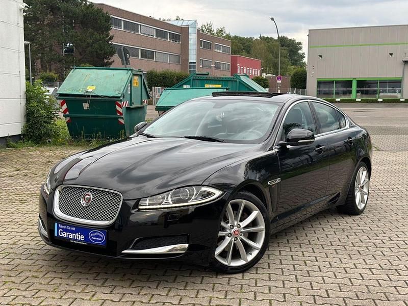 Schwarz Gebraucht 2014 Jaguar XF Limousine | 11.490 € (Fairer Preis) - Bild 1/4
